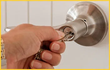 Exclusive Locksmith Service Kent, WA 425-492-9199 - 16-emergency-unlock
