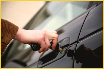 Exclusive Locksmith Service Kent, WA 425-492-9199 - 18-car-unlock